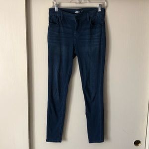 Old Navy Rockstar super skinny jeans size 6